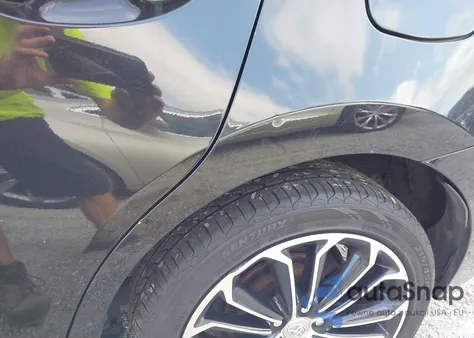 2015 Toyota Corolla S Premium z USA, uszkodzony, nr VIN 2T1BURHE6FC381868